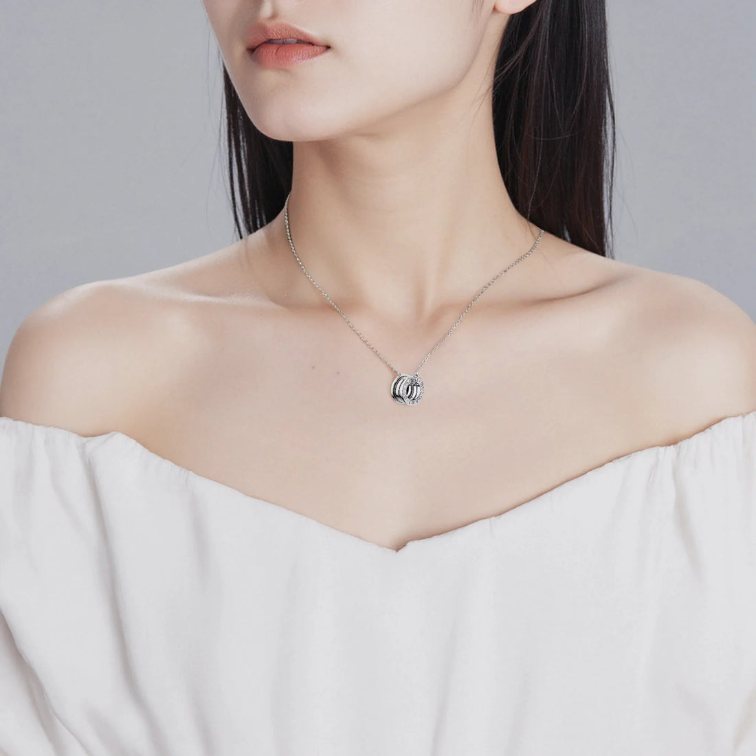 BVLGARI B.ZERO1 series spring three-ring 18K white gold necklace for men and women the same couple silver